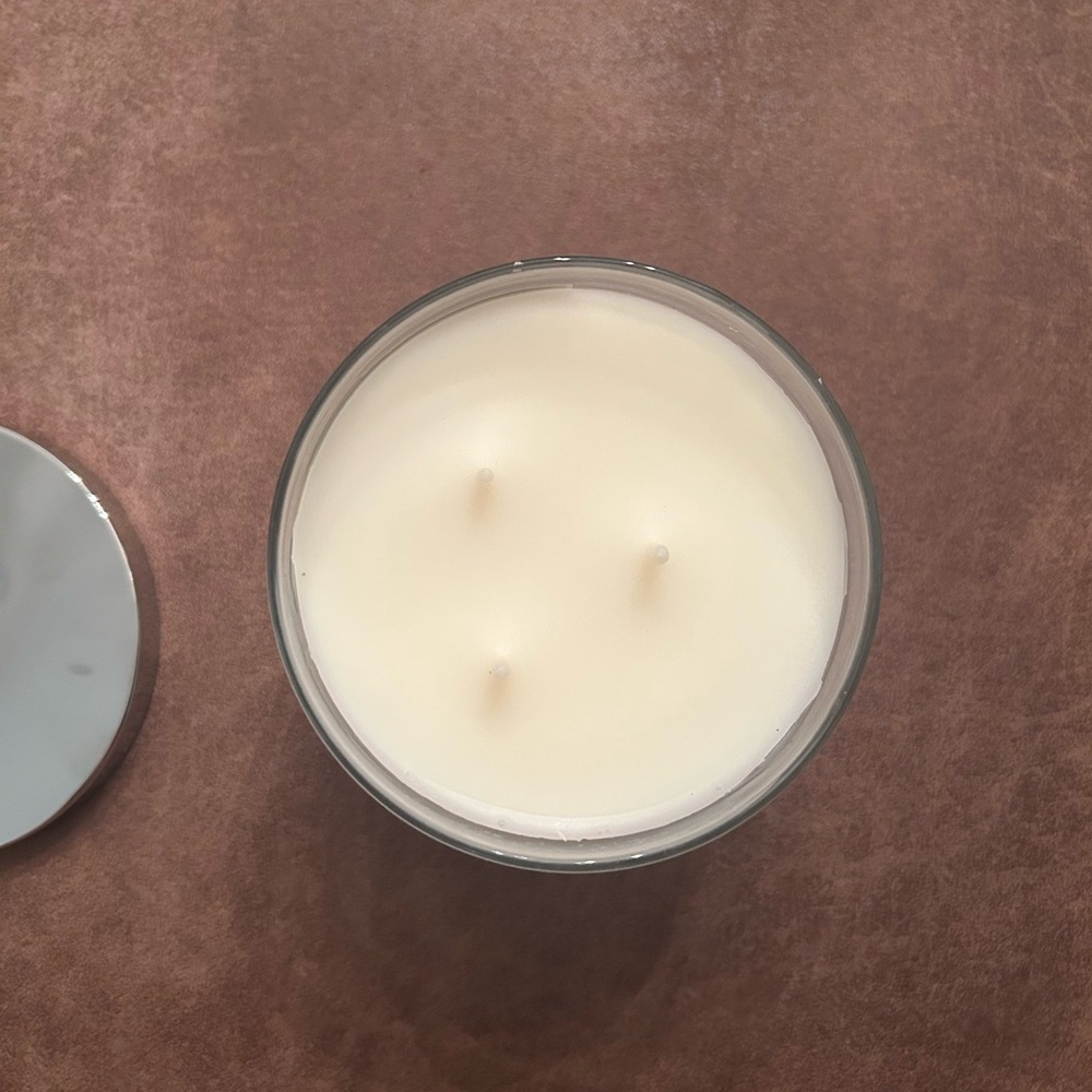 Ulta Beauty Collection Black Salt Vanilla Scented Soy Blend Candle, 15oz - Picture 4 of 5
